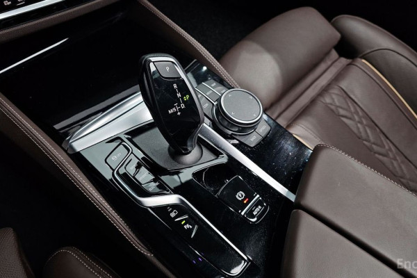 2022 BMW 5 серии с пробегом 30 327 км