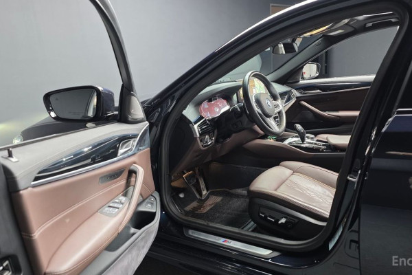 2023 BMW 5 серии с пробегом 42 643 км