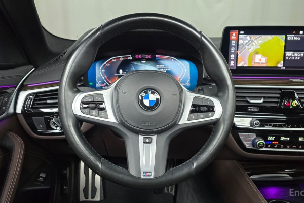 2022 BMW 5 серии с пробегом 84 936 км