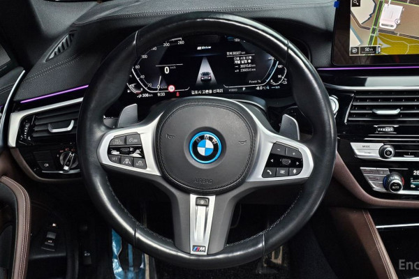 2022 BMW 5 серии с пробегом 30 327 км