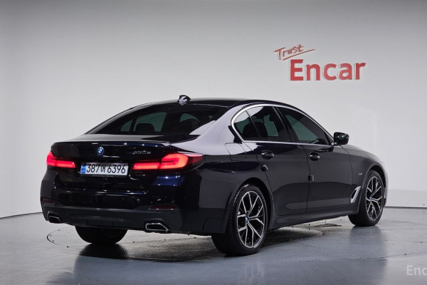 2022 BMW 5 серии с пробегом 45 939 км