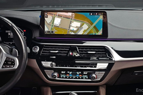 2022 BMW 5 серии с пробегом 30 327 км