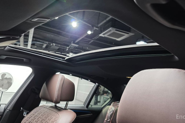 2023 BMW 5 серии с пробегом 42 643 км