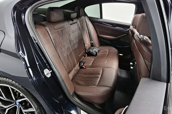 2022 BMW 5 серии с пробегом 53 965 км