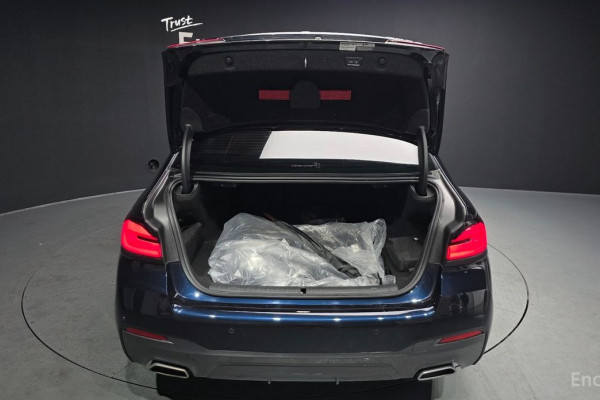 2023 BMW 5 серии с пробегом 42 643 км