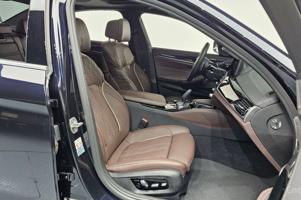 2022 BMW 5 серии с пробегом 45 939 км