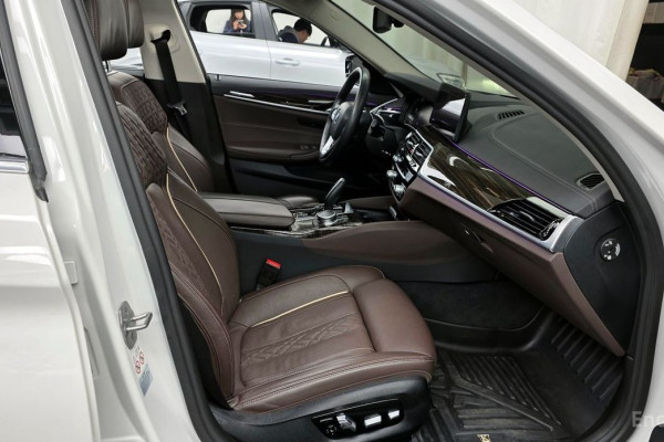 2022 BMW 5 серии с пробегом 57 679 км