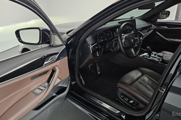 2022 BMW 5 серии с пробегом 45 939 км