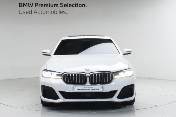 2022 BMW 5 серии с пробегом 52 893 км