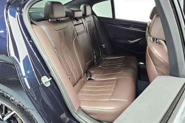 2022 BMW 5 серии с пробегом 45 939 км