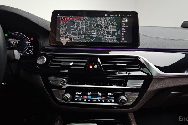 2022 BMW 5 серии с пробегом 45 939 км