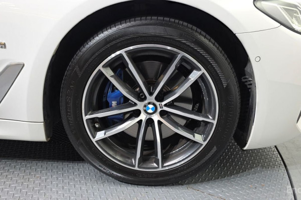 2023 BMW 5 серии с пробегом 62 639 км