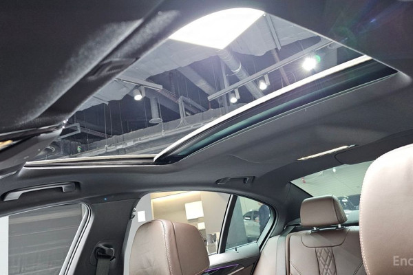 2022 BMW 5 серии с пробегом 45 939 км