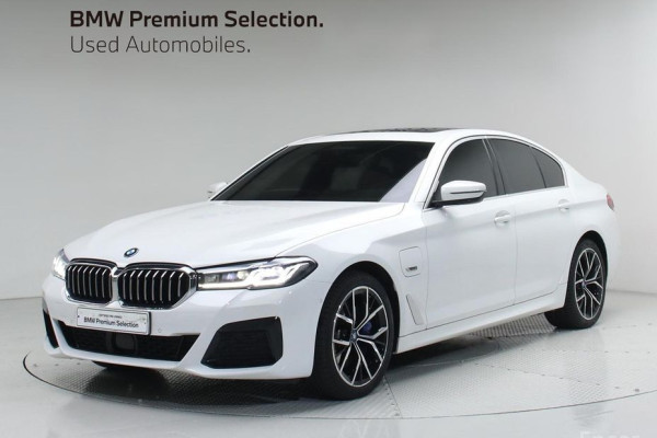 2022 BMW 5 серии с пробегом 52 893 км