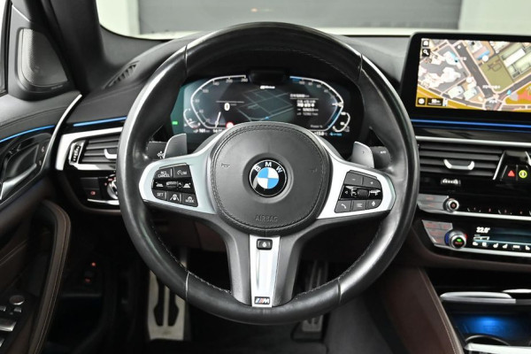 2022 BMW 5 серии с пробегом 52 893 км