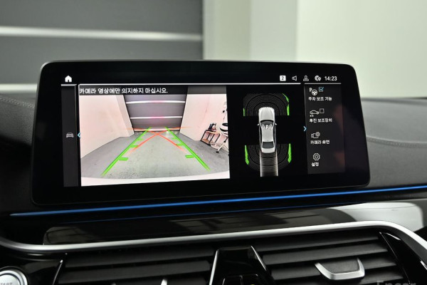 2022 BMW 5 серии с пробегом 52 893 км