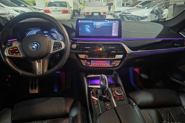 2022 BMW 5 серии с пробегом 77 622 км