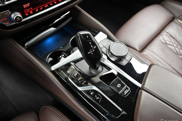 2022 BMW 5 серии с пробегом 52 893 км