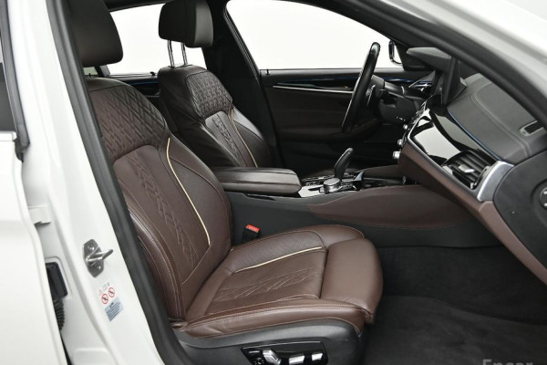 2022 BMW 5 серии с пробегом 52 893 км