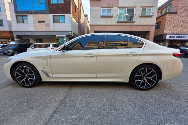 2022 BMW 5 серии с пробегом 29 950 км
