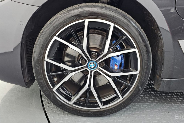 2022 BMW 5 серии с пробегом 112 557 км