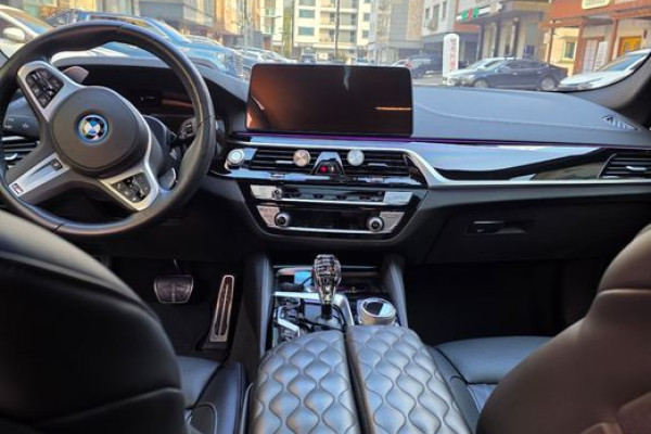2022 BMW 5 серии с пробегом 29 950 км