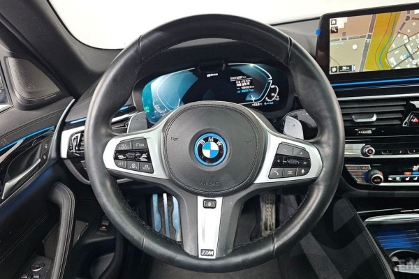 2022 BMW 5 серии с пробегом 112 557 км