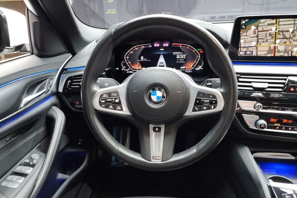 2022 BMW 5 серии с пробегом 56 748 км