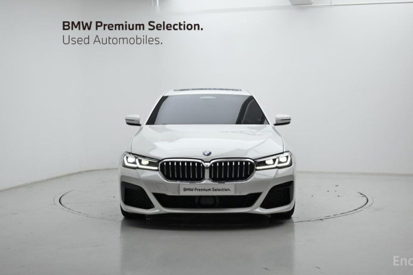 2022 BMW 5 серии с пробегом 30 564 км