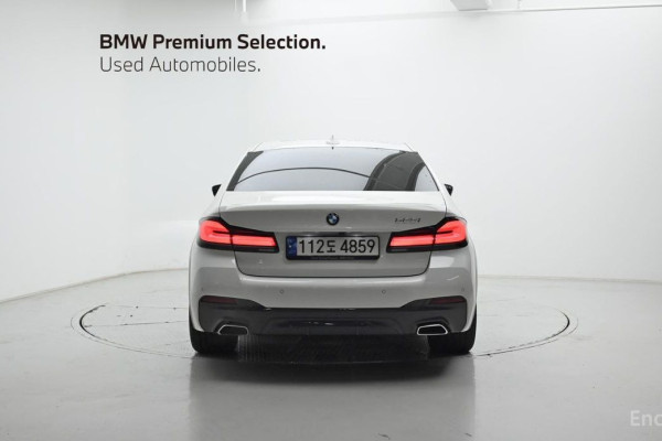 2022 BMW 5 серии с пробегом 30 564 км