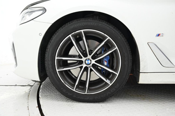 2022 BMW 5 серии с пробегом 30 564 км