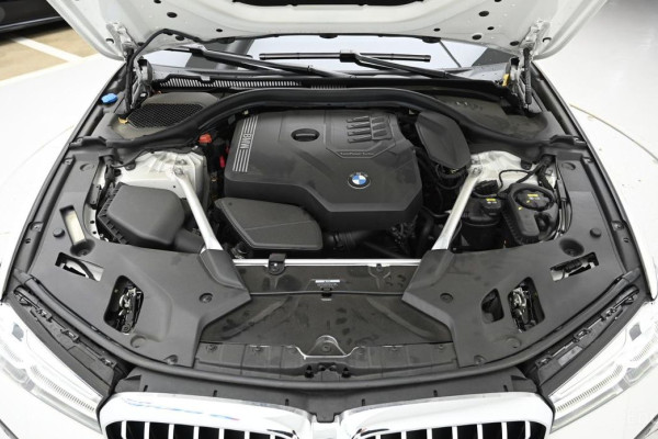 2022 BMW 5 серии с пробегом 30 564 км