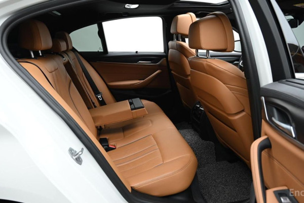 2022 BMW 5 серии с пробегом 30 564 км