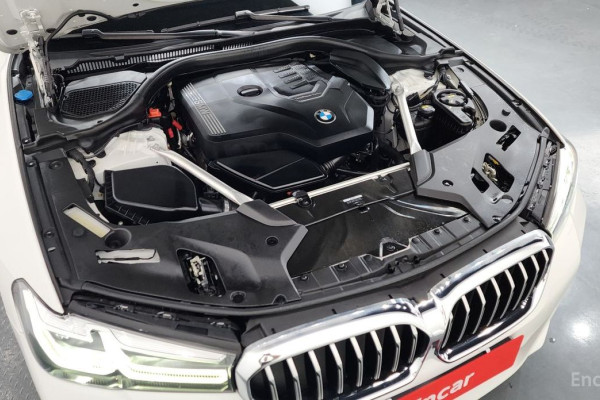 2022 BMW 5 серии с пробегом 39 701 км