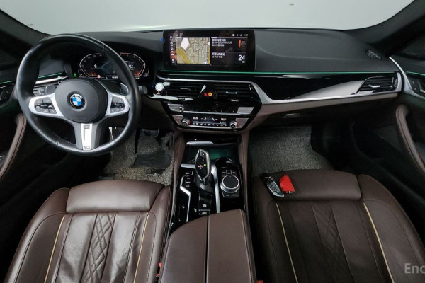 2022 BMW 5 серии с пробегом 39 701 км