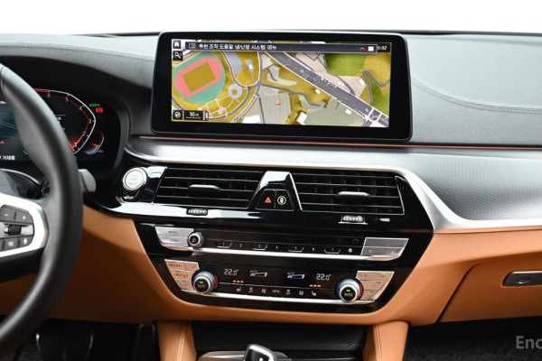 2022 BMW 5 серии с пробегом 30 564 км