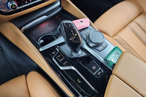 2022 BMW 5 серии с пробегом 76 940 км