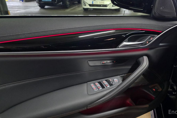 2022 BMW 5 серии с пробегом 18 800 км