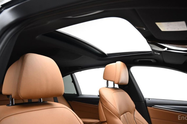 2022 BMW 5 серии с пробегом 30 564 км