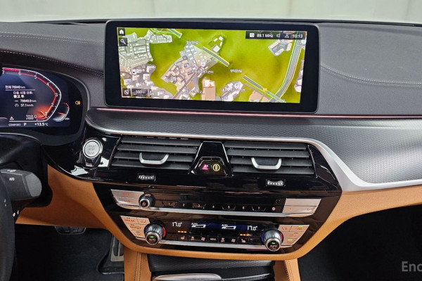 2022 BMW 5 серии с пробегом 76 940 км