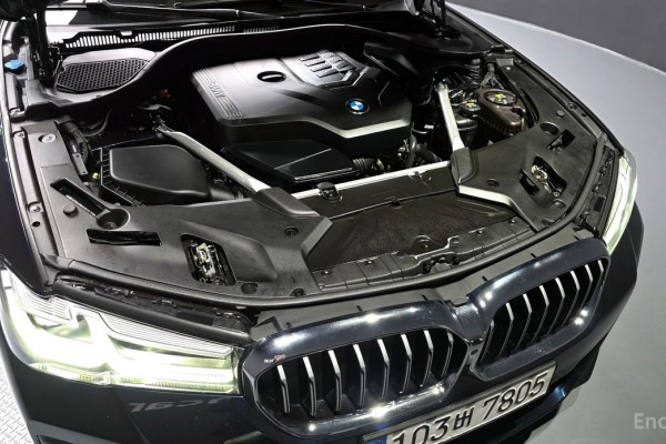 2022 BMW 5 серии с пробегом 39 877 км