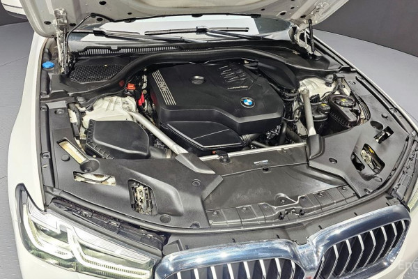 2022 BMW 5 серии с пробегом 70 801 км