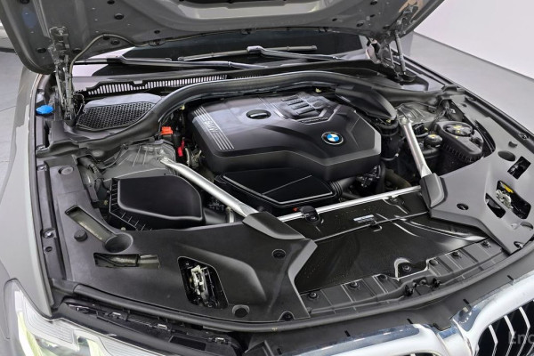 2022 BMW 5 серии с пробегом 71 195 км