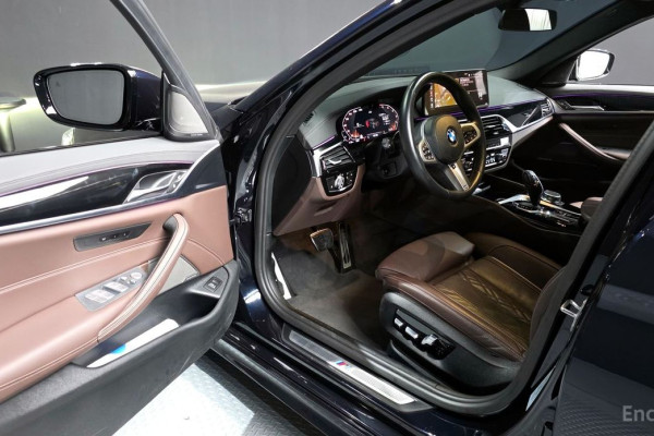 2022 BMW 5 серии с пробегом 39 877 км