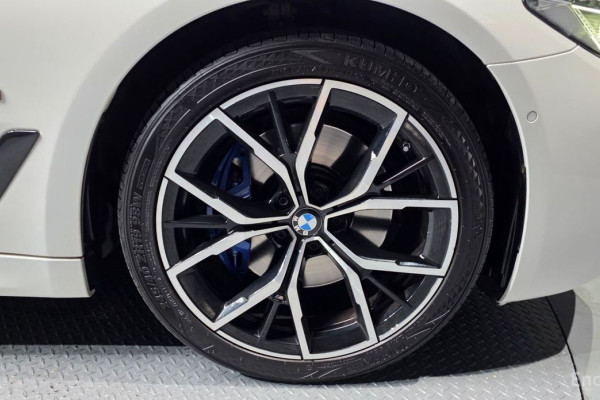 2022 BMW 5 серии с пробегом 44 056 км