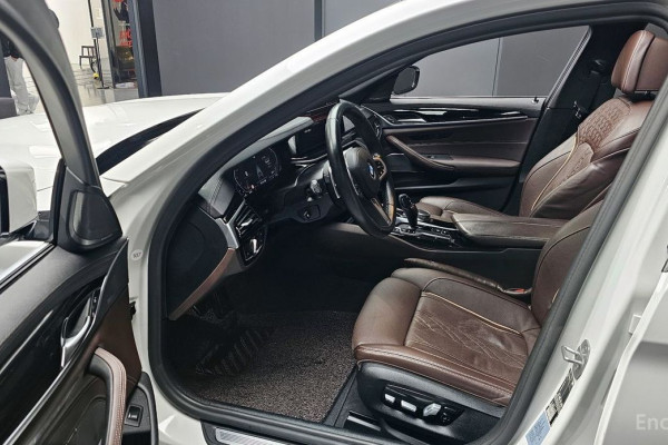 2022 BMW 5 серии с пробегом 70 801 км