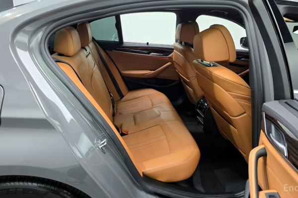 2022 BMW 5 серии с пробегом 71 195 км