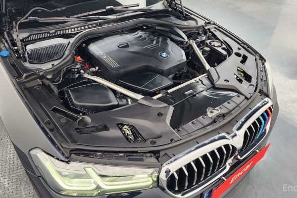 2022 BMW 5 серии с пробегом 82 757 км