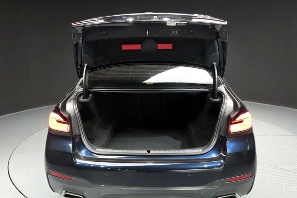 2022 BMW 5 серии с пробегом 39 877 км