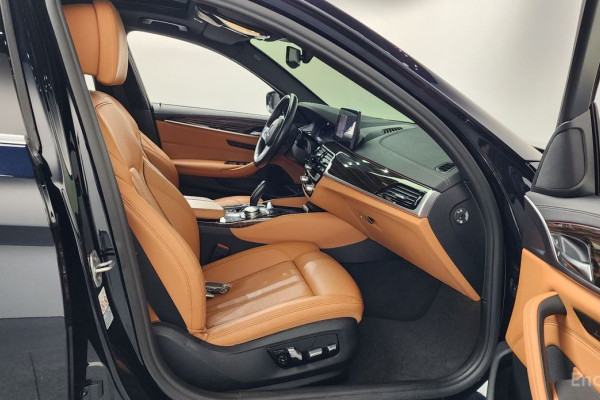 2022 BMW 5 серии с пробегом 82 757 км